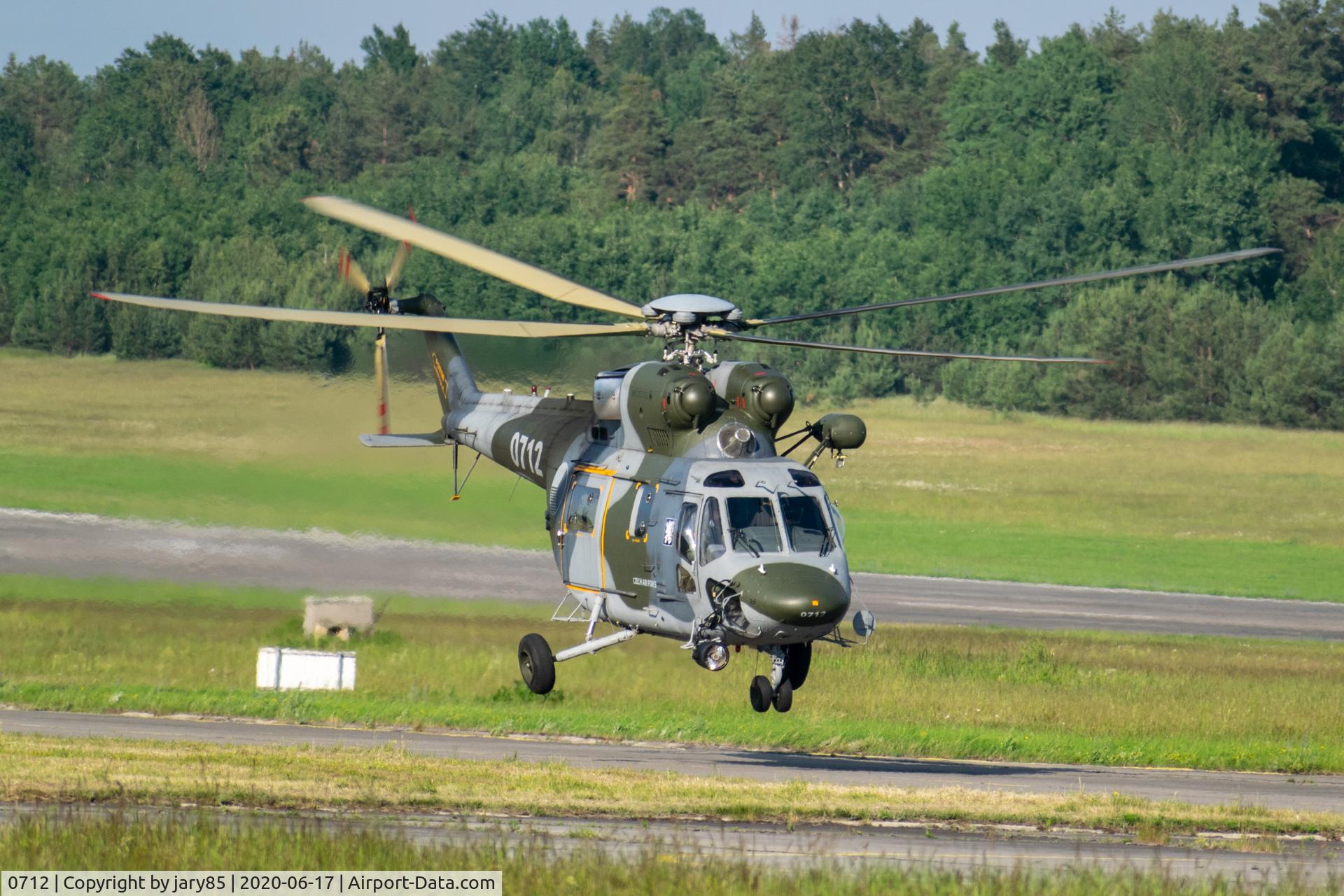 0712, 1997 W-3A Sokól W-3A Sokól C/N 370712, LKLN Airport