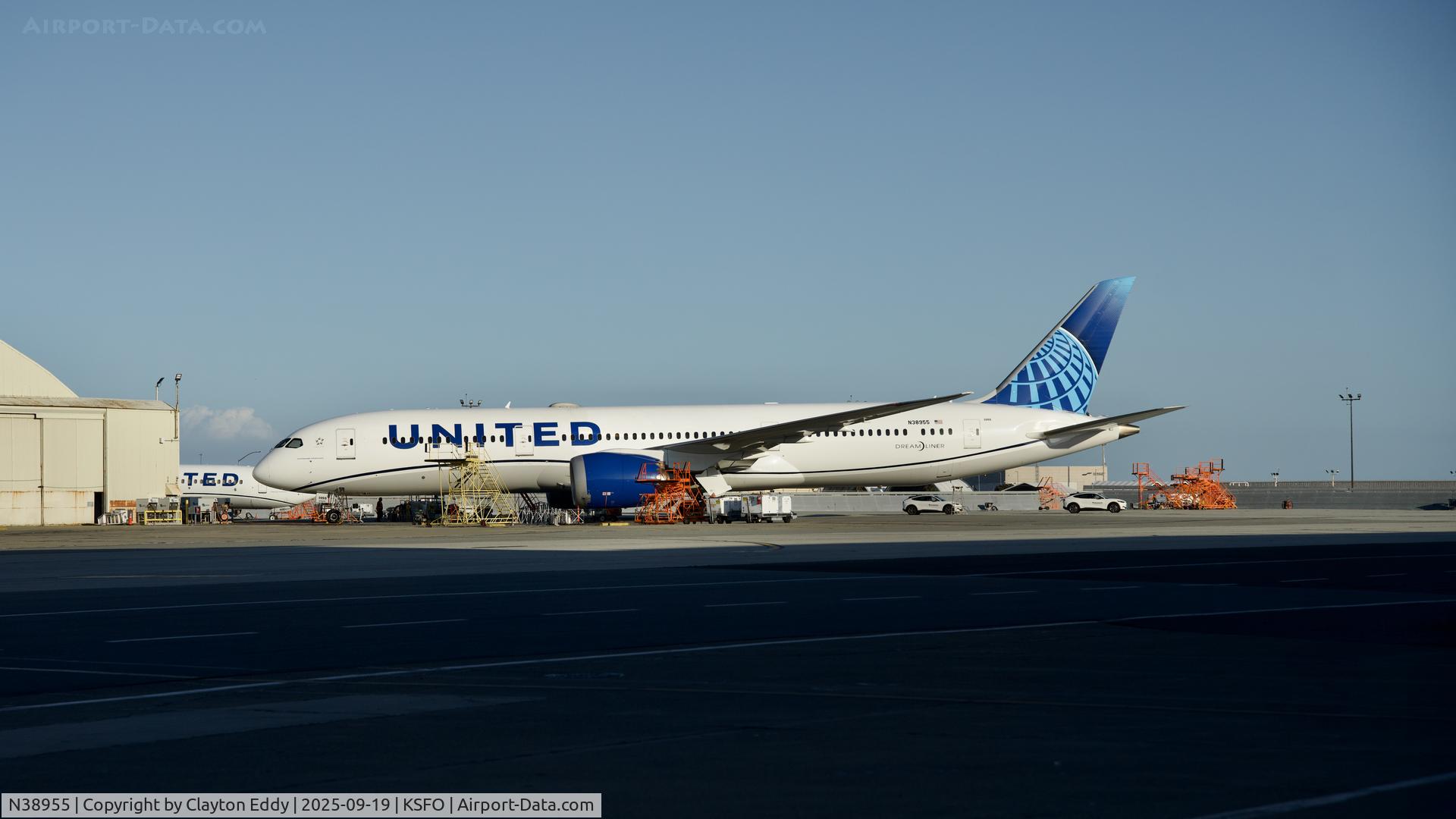 N38955, 2015 Boeing 787-9 Dreamliner C/N 37814, SFO 2025
