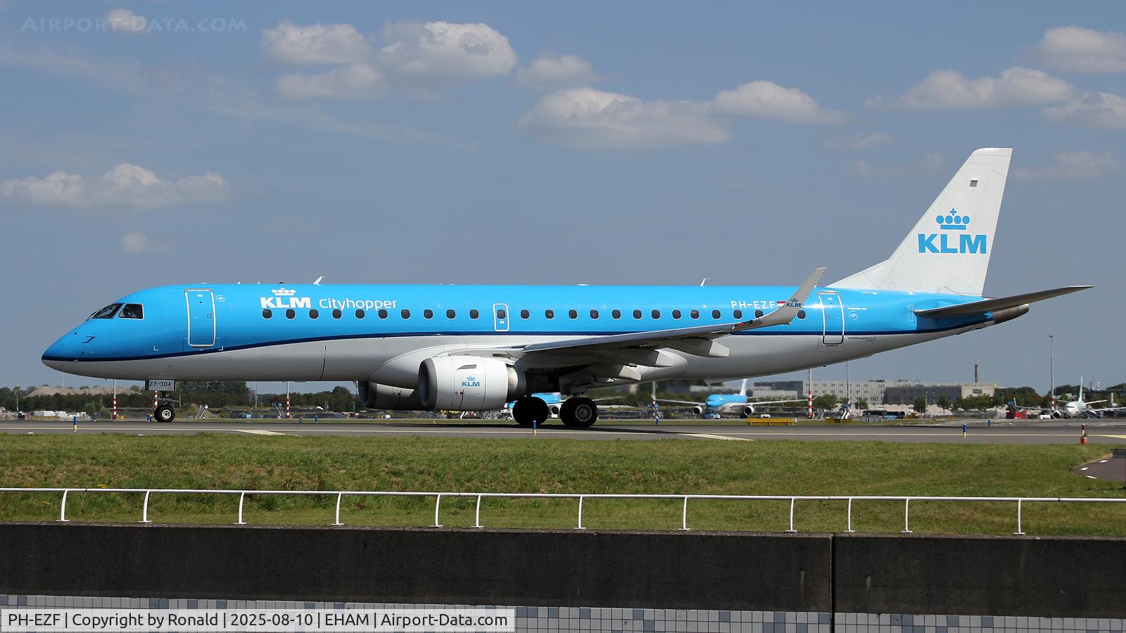 PH-EZF, 2009 Embraer 190LR (ERJ-190-100LR) C/N 19000304, at spl
