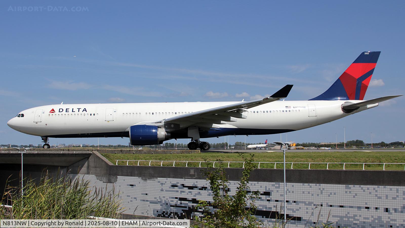 N813NW, 2006 Airbus A33-323X C/N 799, at spl