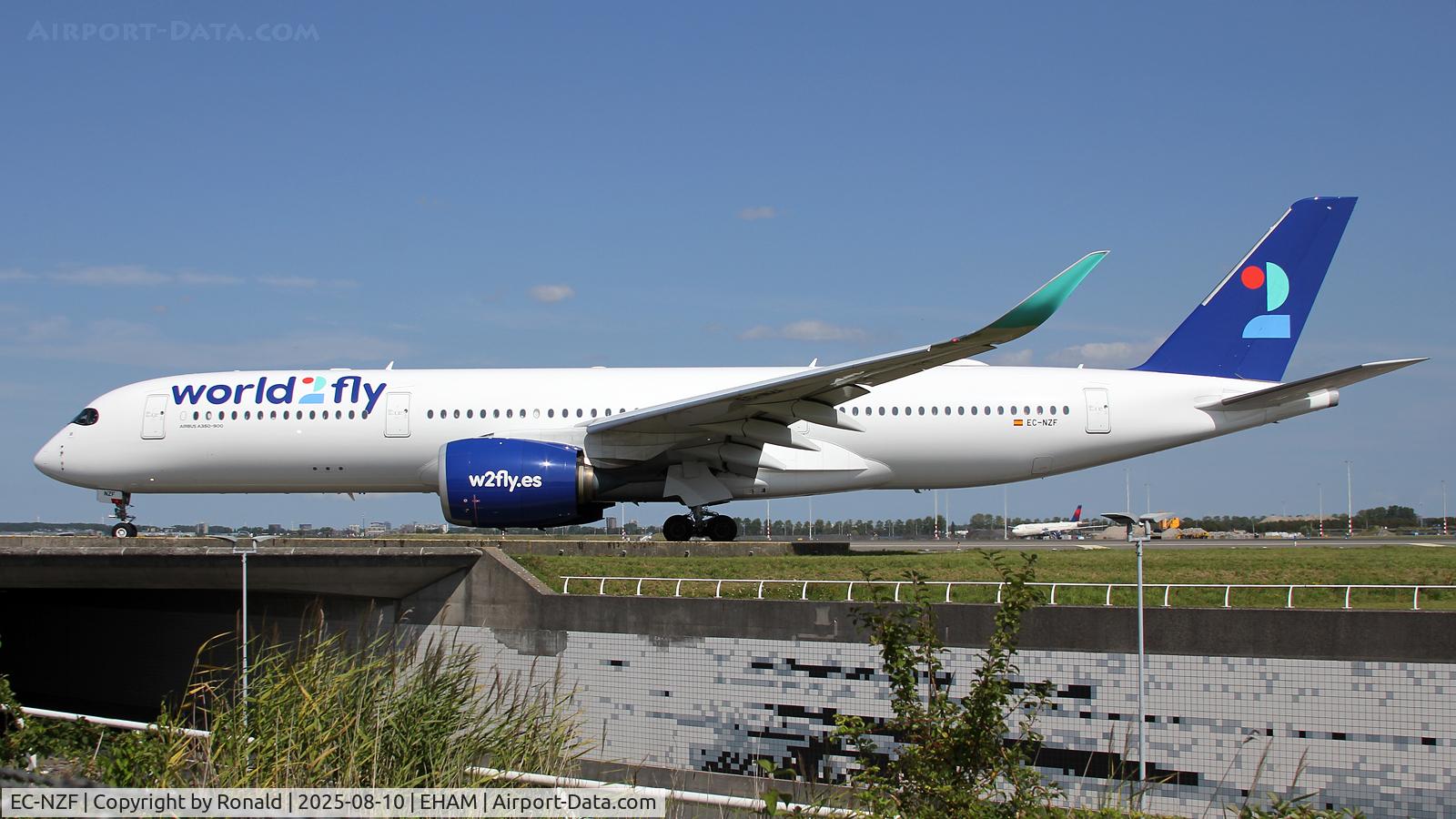 EC-NZF, 2023 Airbus A350-941 C/N 613, at spl