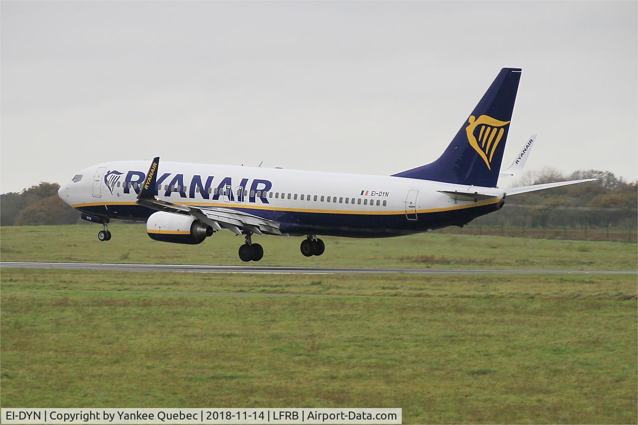 EI-DYN, 2008 Boeing 737-8AS C/N 36576, Landing rwy 25L, Brest-Bretagne airport (LFRB-BES)