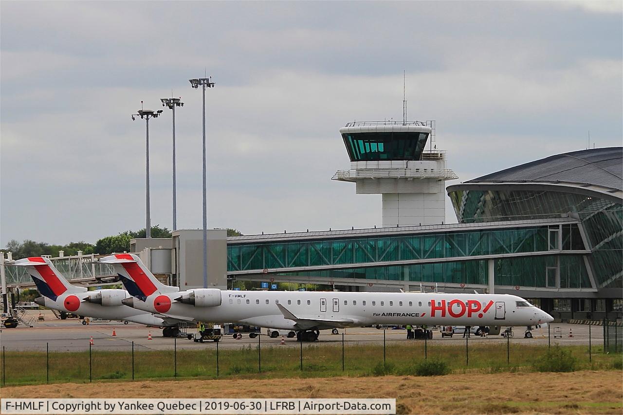 F-HMLF, 2010 Bombardier CRJ-1000EL NG (CL-600-2E25) C/N 19010, Boarding area, Brest-Bretagne airport (LFRB-BES)