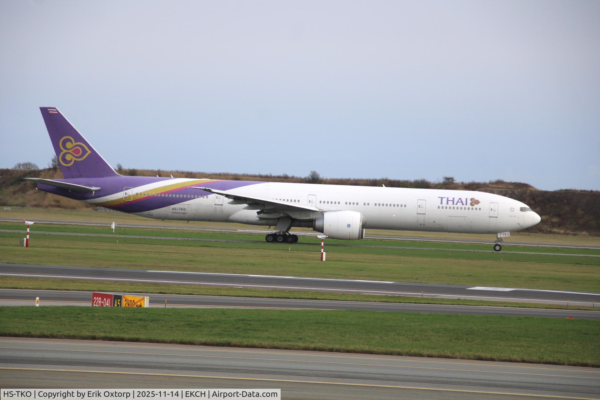 HS-TKO, 2013 Boeing 777-3AL/ER C/N 41524, HS-TKO taxi for takeoff rw 04R