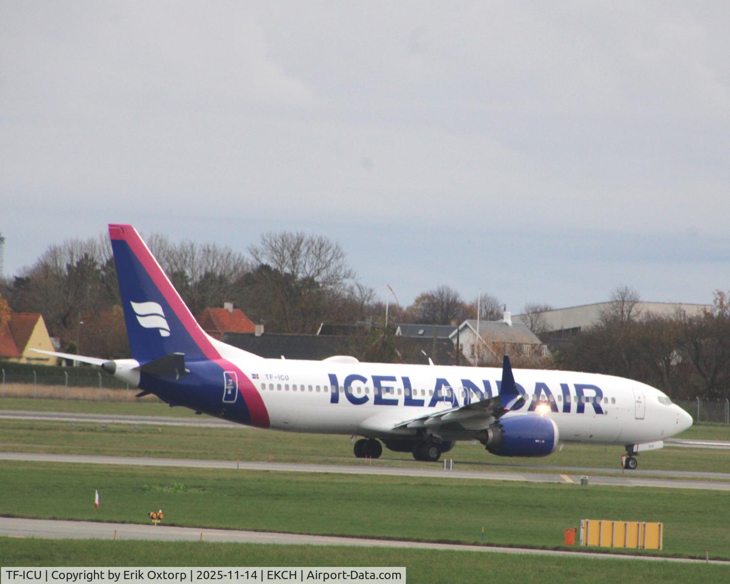 TF-ICU, 2018 Boeing 737-8 MAX C/N 44355, TF-ICU taxi for takeoff to rw 04R