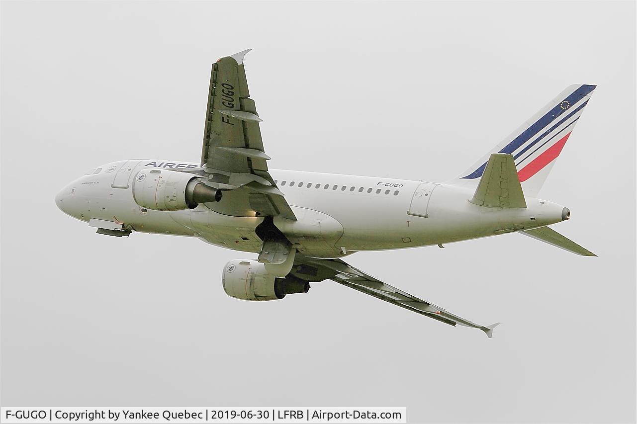 F-GUGO, 2006 Airbus A318-111 C/N 2951, Take off rwy 25L, Brest-Bretagne airport (LFRB-BES)