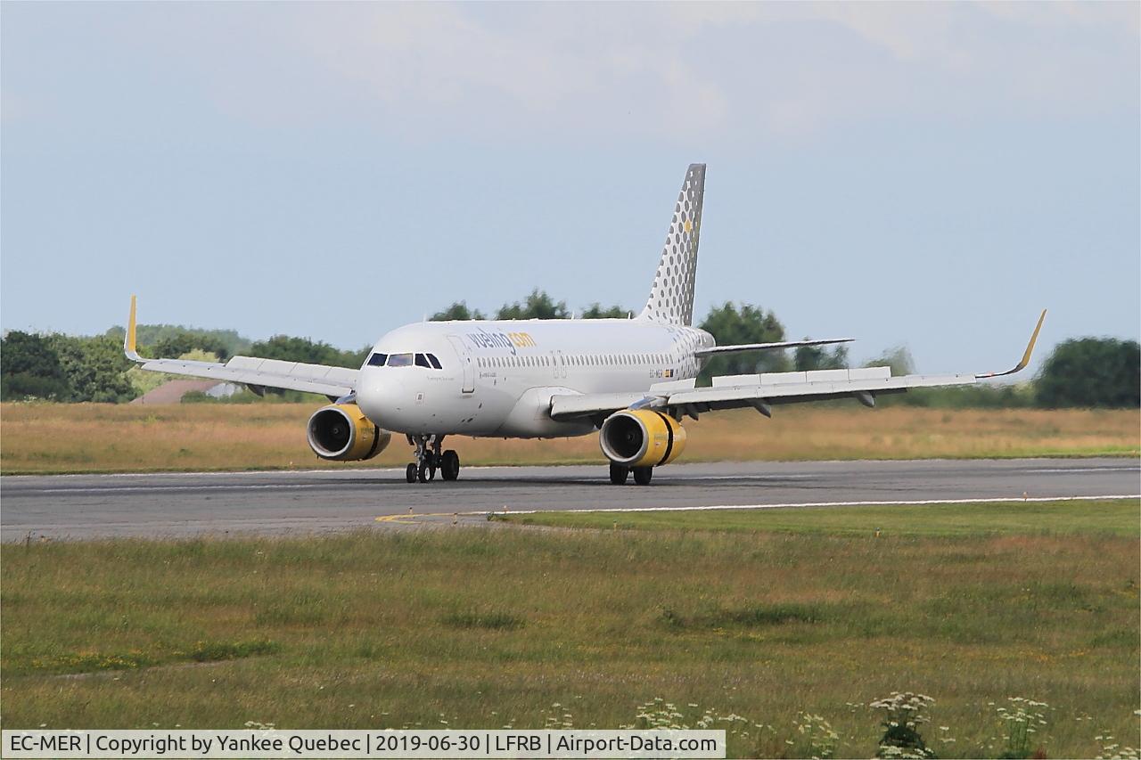 EC-MER, 2015 Airbus A320-232 C/N 6510, Reverse thust landing, Brest-Bretagne airport (LFRB-BES)
