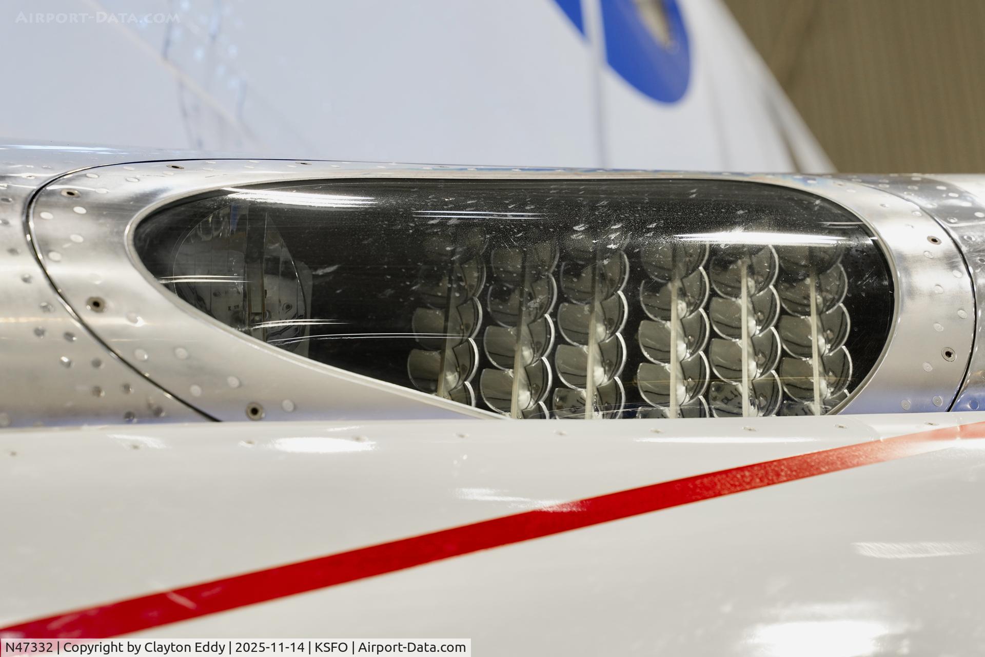 N1, 1988 Gulfstream Aerospace G-IV C/N 1071, Wing landing light. SFO 2025