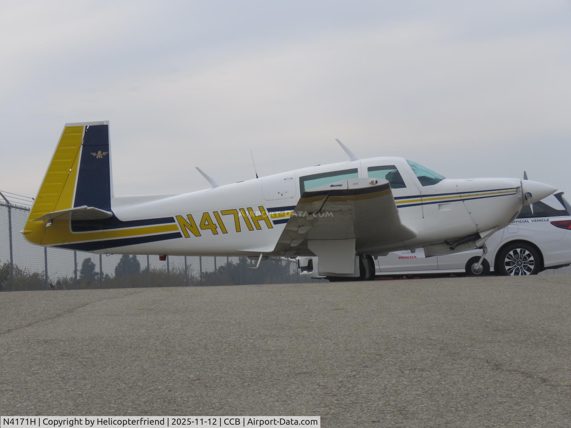 N4171H, 1978 Mooney M20J 201 C/N 24-0653, Parked by southern fence