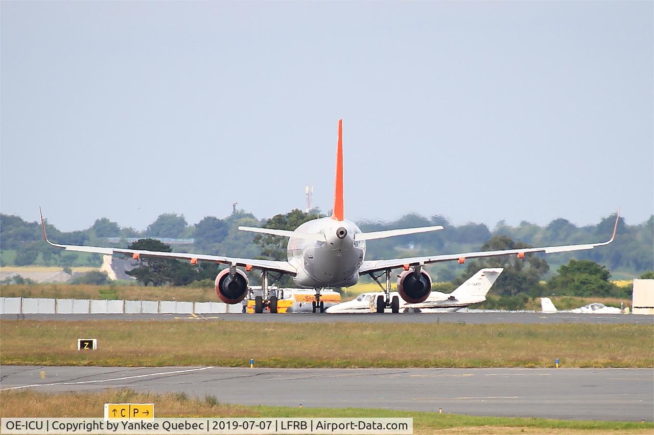 OE-ICU, 2014 Airbus A320-214 C/N 6011, Parked, Brest-Bretagne airport (LFRB-BES)