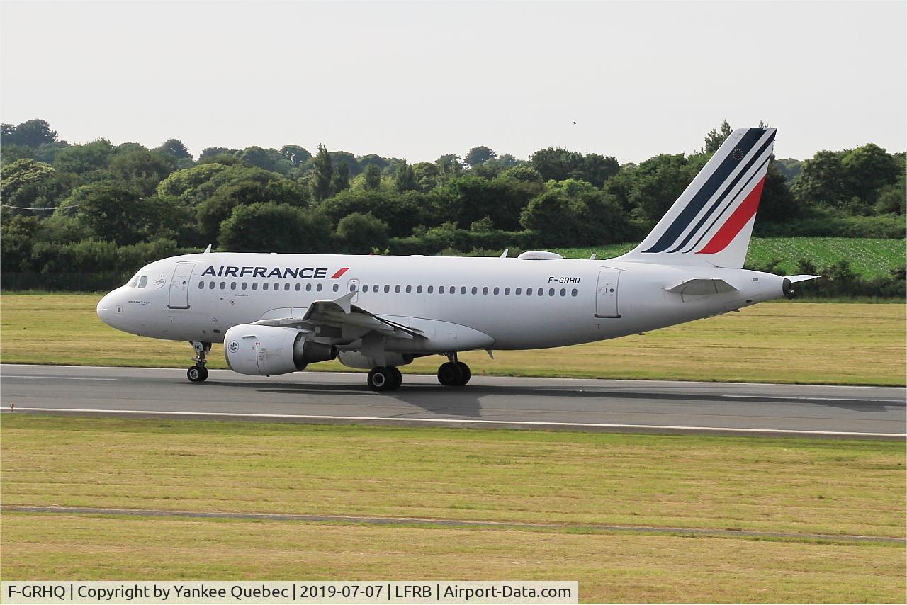 F-GRHQ, 2000 Airbus A319-111 C/N 1404, Taxiing rwy 07R, Brest-Bretagne airport (LFRB-BES)