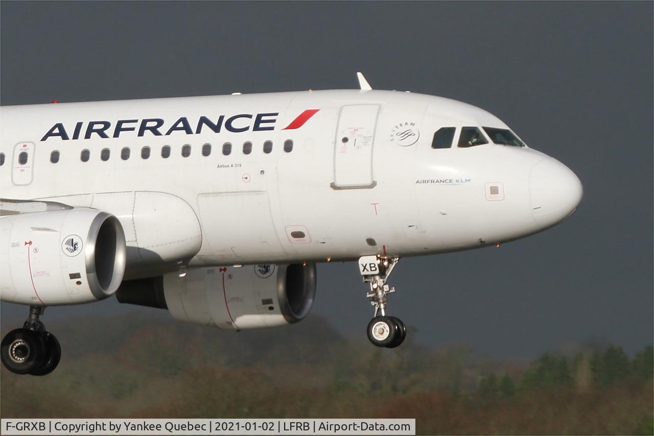 F-GRXB, 2001 Airbus A319-111 C/N 1645, Landing rwy 07R, Brest-Bretagne airport (LFRB-BES)