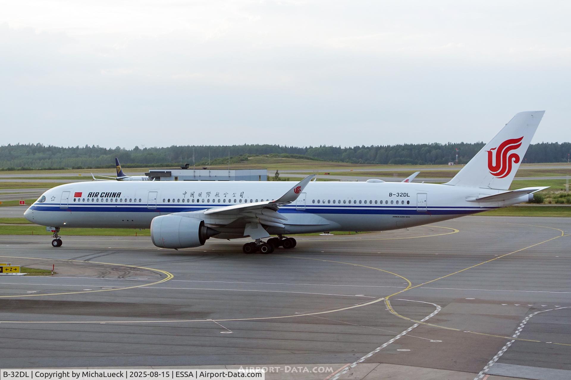 B-32DL, 2023 Airbus A350-941 C/N 0581, At Arlanda
