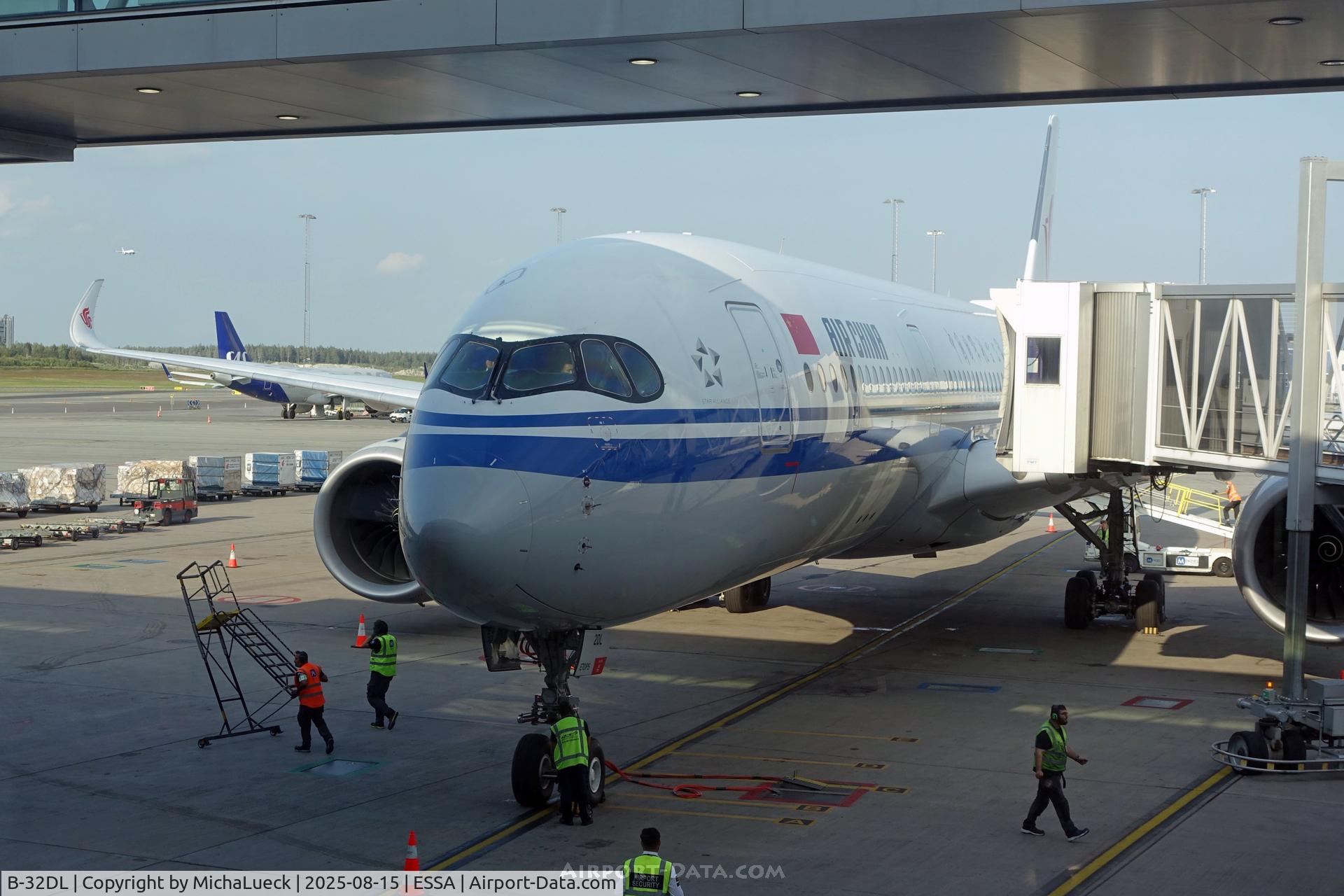 B-32DL, 2023 Airbus A350-941 C/N 0581, At Arlanda