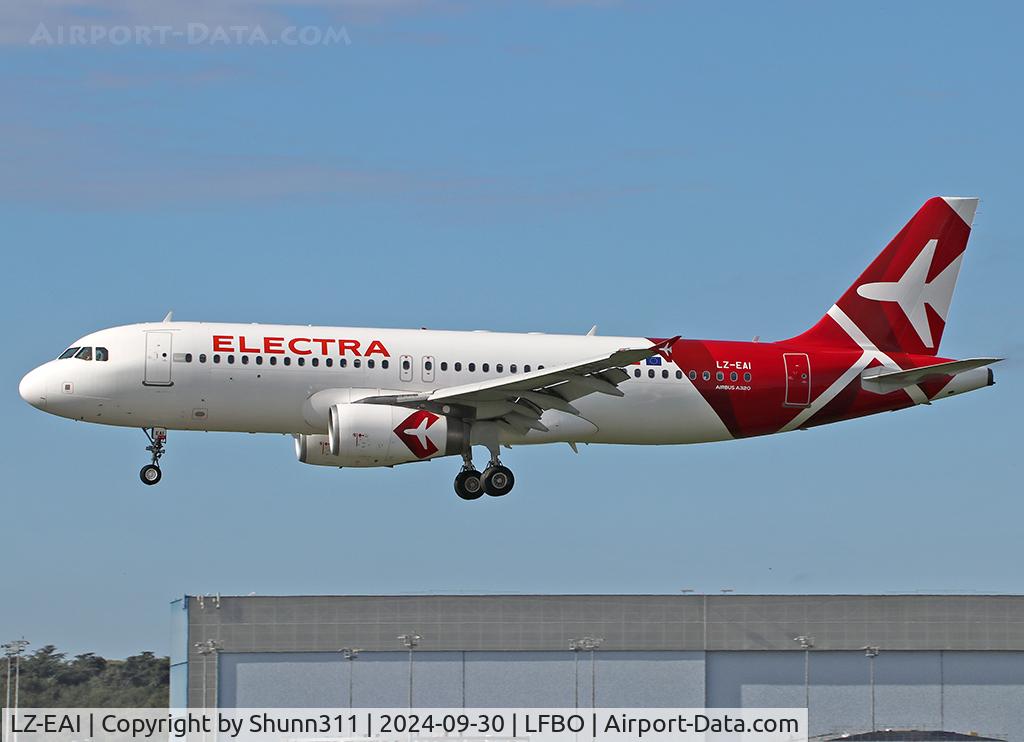 LZ-EAI, 2002 Airbus A320-232 C/N 1862, Landing rwy 14L... Nouvelair Tunisie flight...