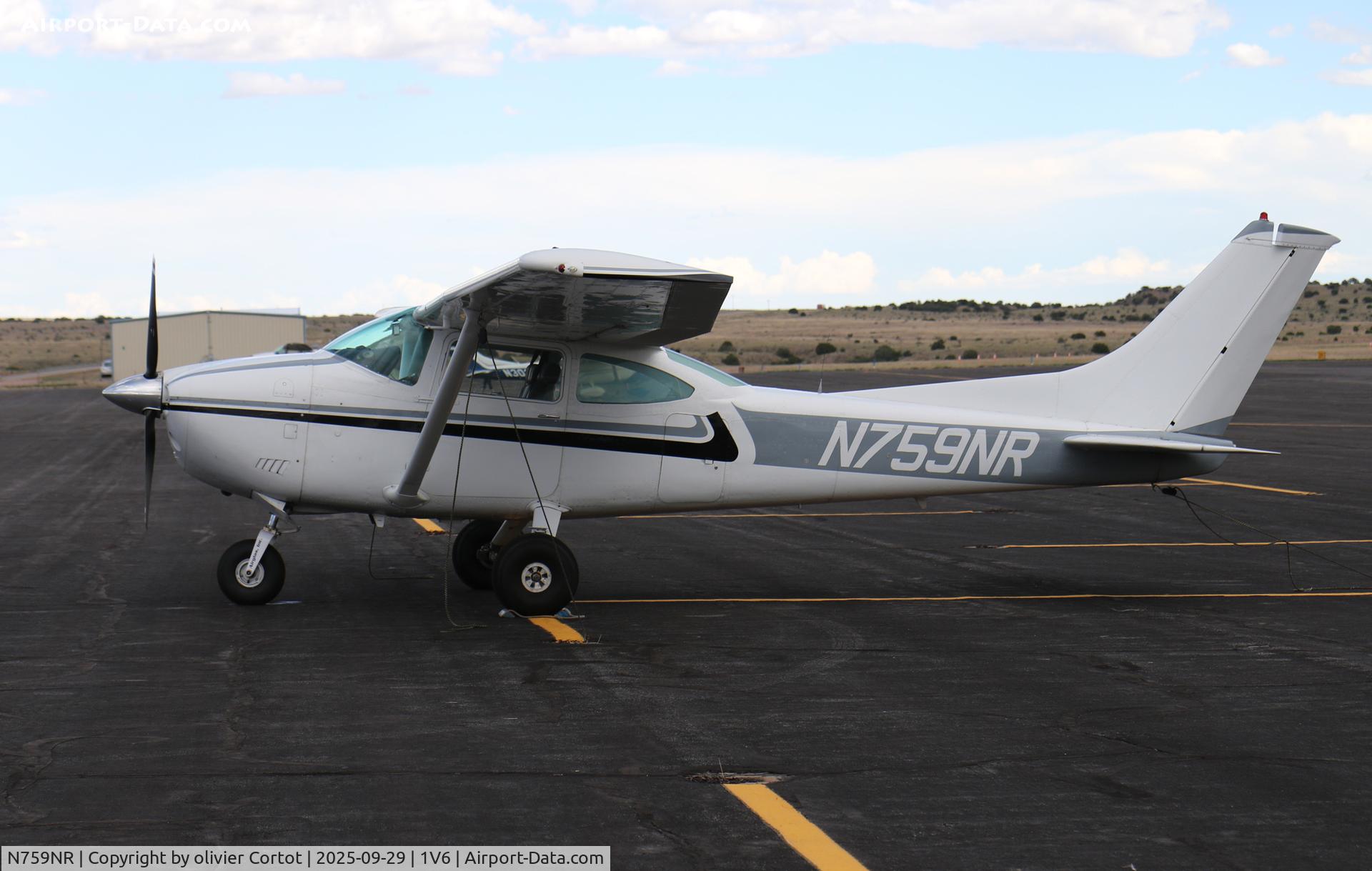 N759NR, 1977 Cessna 182Q Skylane C/N 18266131, sept 2025