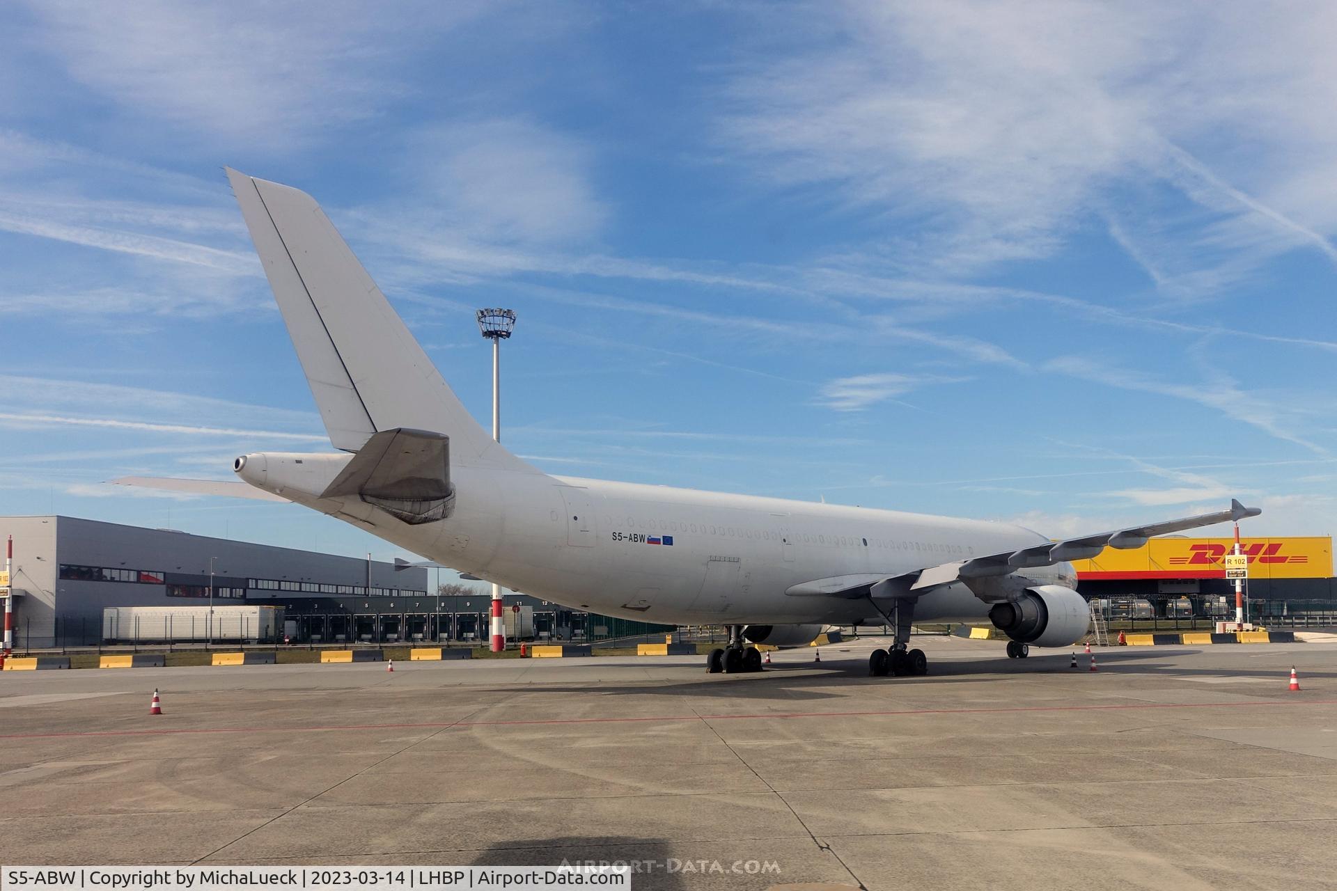 S5-ABW, 1989 Airbus A300B4-605R(F) C/N 532, At Budapest