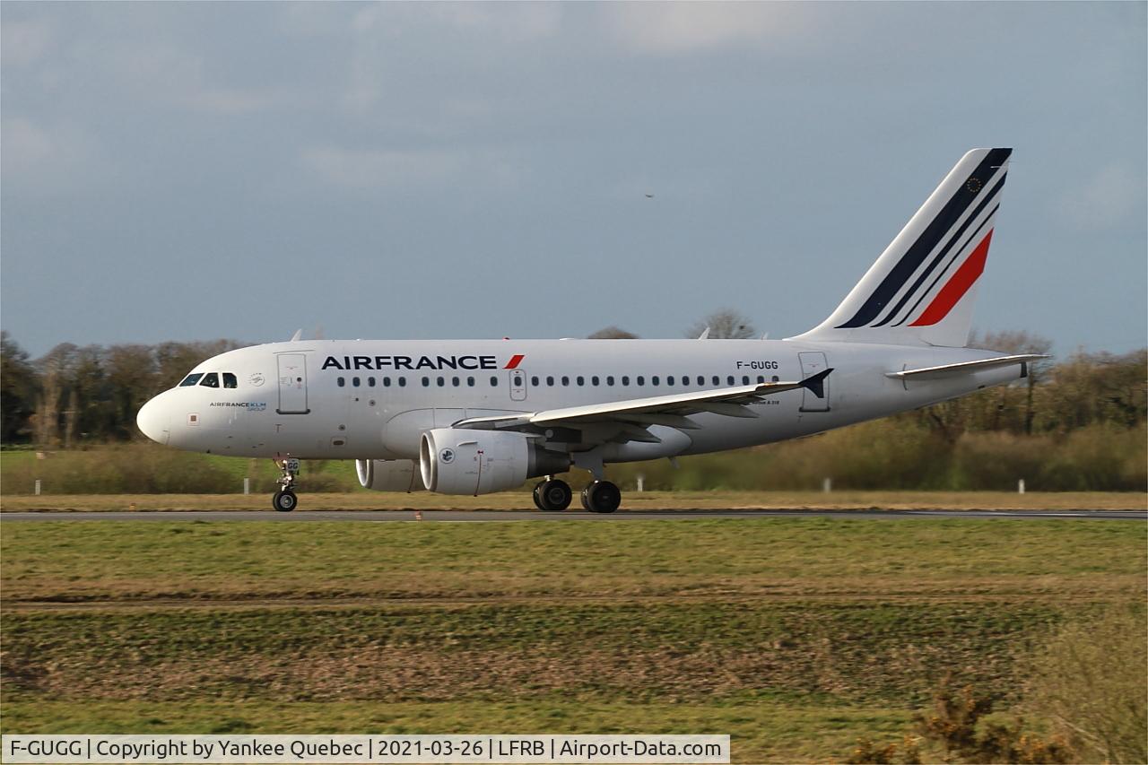F-GUGG, 2004 Airbus A318-111 C/N 2317, Take off run rwy 25L, Brest-Bretagne airport (LFRB-BES)
