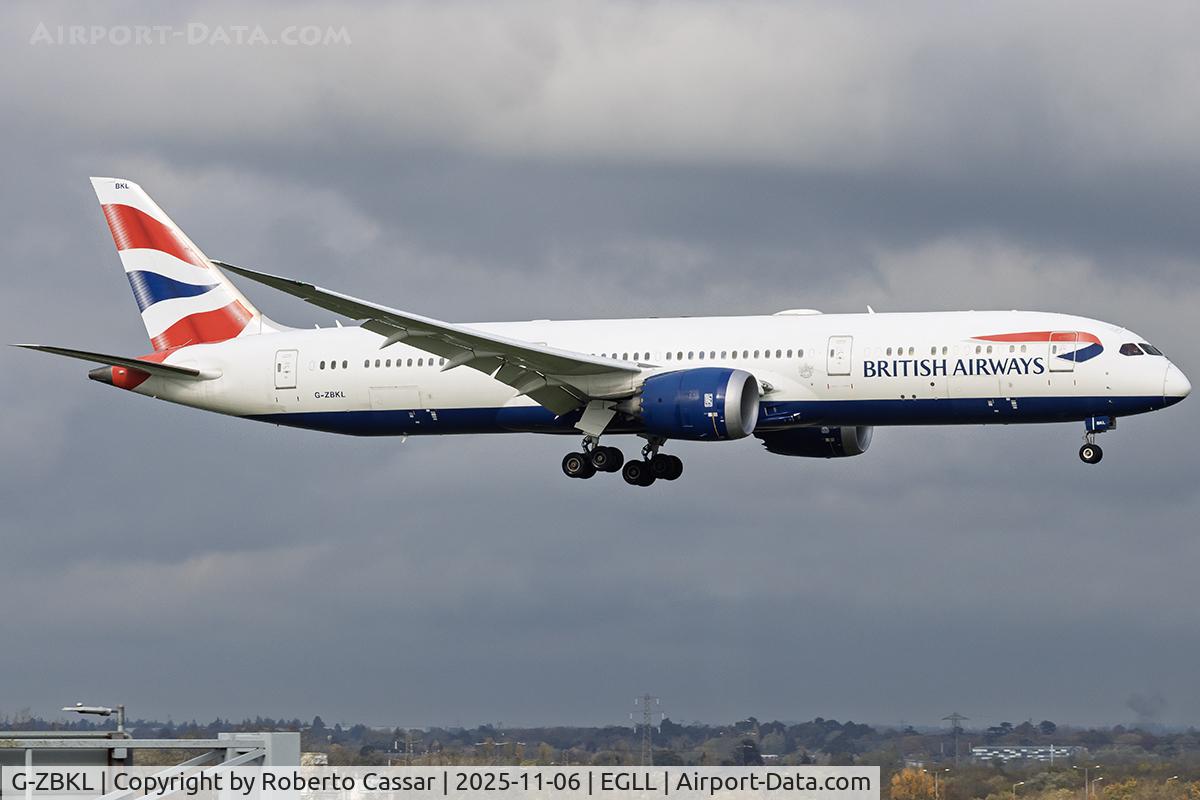 G-ZBKL, 2016 Boeing 787-9 Dreamliner C/N 38628, London Heathrow Airport