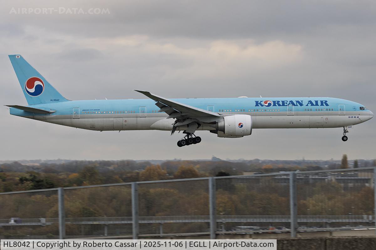 HL8042, 2016 Boeing 777-3B5/ER C/N 60376, London Heathrow Airport