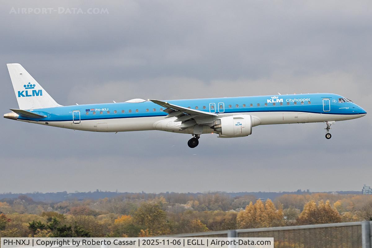 PH-NXJ, 2022 Embraer E195-E2 (ERJ 190-400STD) C/N 20065, London Heathrow Airport