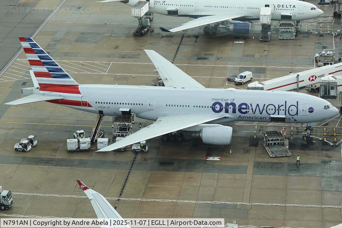 N791AN, 2000 Boeing 777-223/ER C/N 30254, London Heathrow Airport