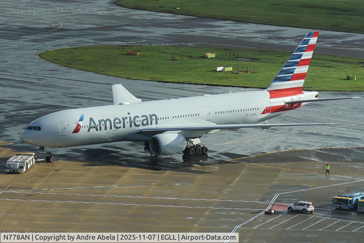 N778AN, 1999 Boeing 777-223 C/N 29587, London Heathrow Airport