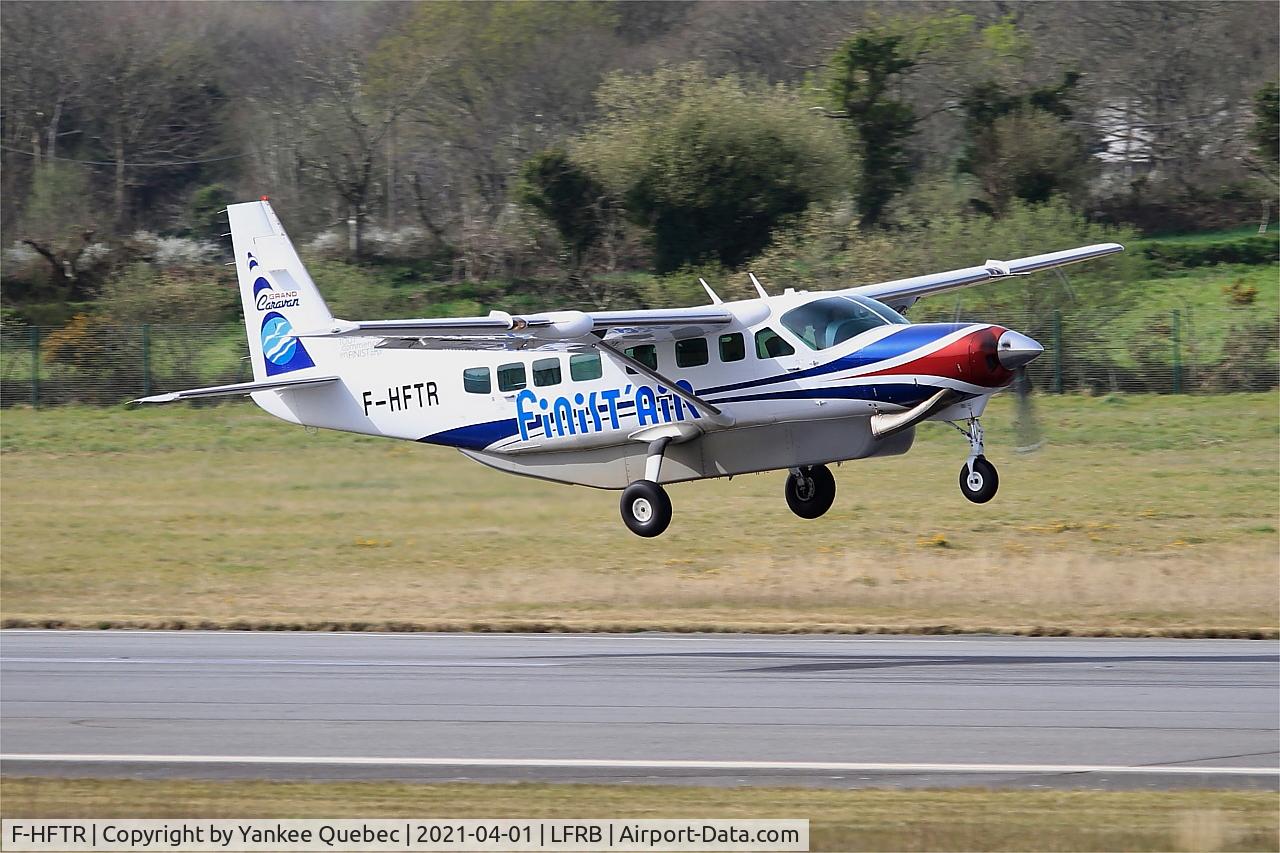 F-HFTR, 2008 Cessna 208B Grand Caravan C/N 208B-2041, Take off rwy 07R, Brest-Bretagne airport (LFRB-BES)
