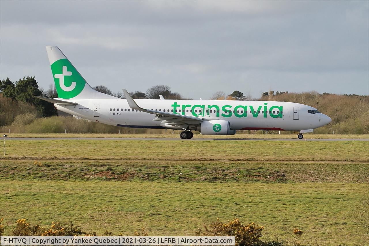 F-HTVQ, 2013 Boeing 737-8AL C/N 39068, Taxiing rwy 25L, Brest-Bretagne airport (LFRB-BES)