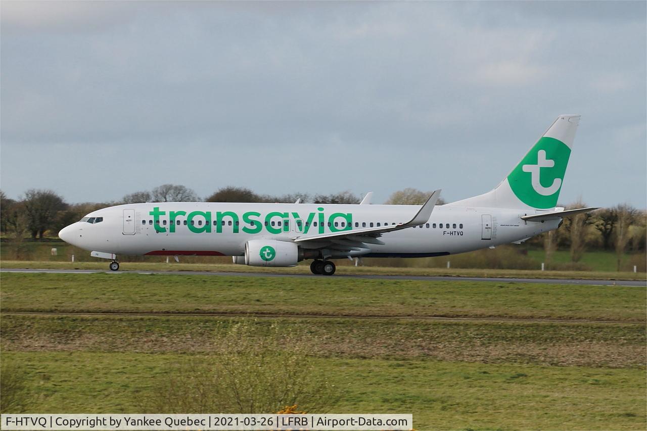 F-HTVQ, 2013 Boeing 737-8AL C/N 39068, Take off run rwy 25L, Brest-Bretagne airport (LFRB-BES)
