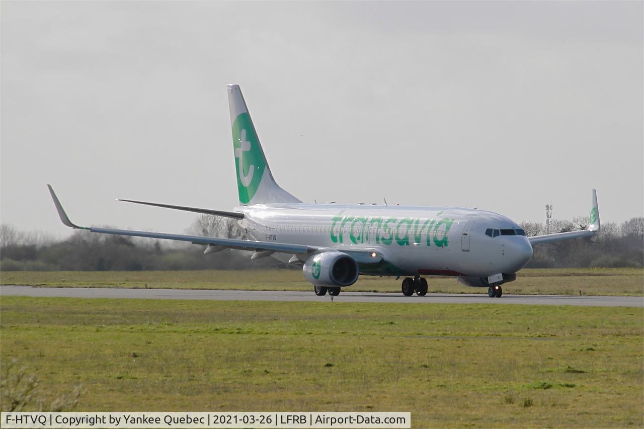 F-HTVQ, 2013 Boeing 737-8AL C/N 39068, Taxiing rwy 25L, Brest-Bretagne airport (LFRB-BES)