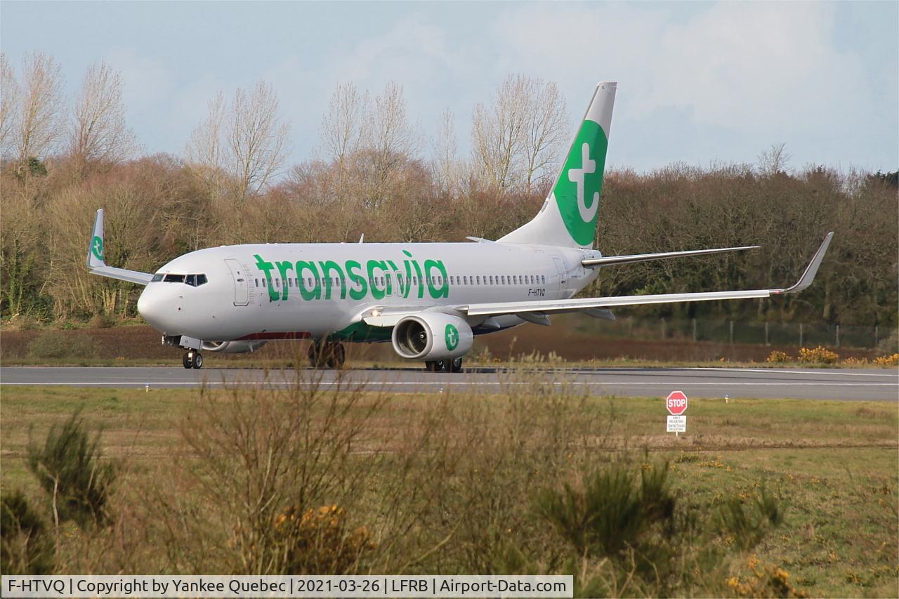 F-HTVQ, 2013 Boeing 737-8AL C/N 39068, Take off run rwy 25L, Brest-Bretagne airport (LFRB-BES)