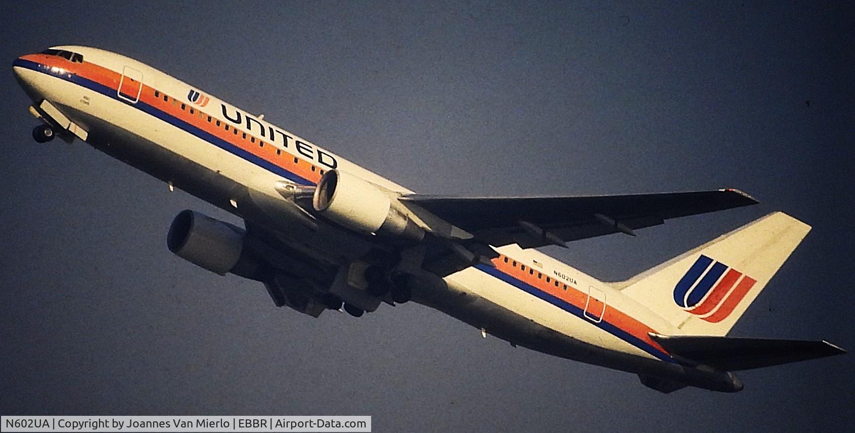 N602UA, 1982 Boeing 767-222 C/N 21863, ex-slide