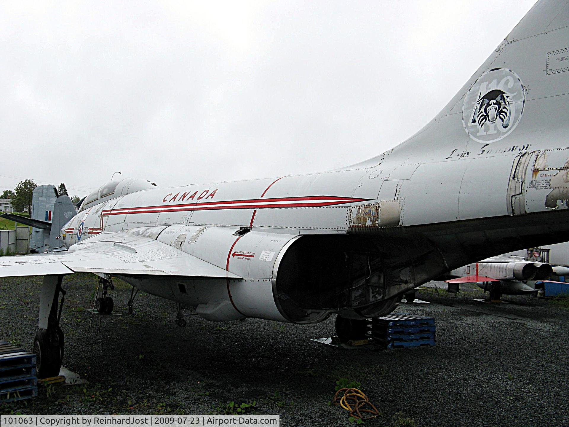 101063, 1957 McDonnell CF-101B Voodoo C/N 620, CF-101B with badge of the 416th (Lynx) Sqdrn. RCAF in the backyard of the Shearwater Aviation Museum near Halifax, NS