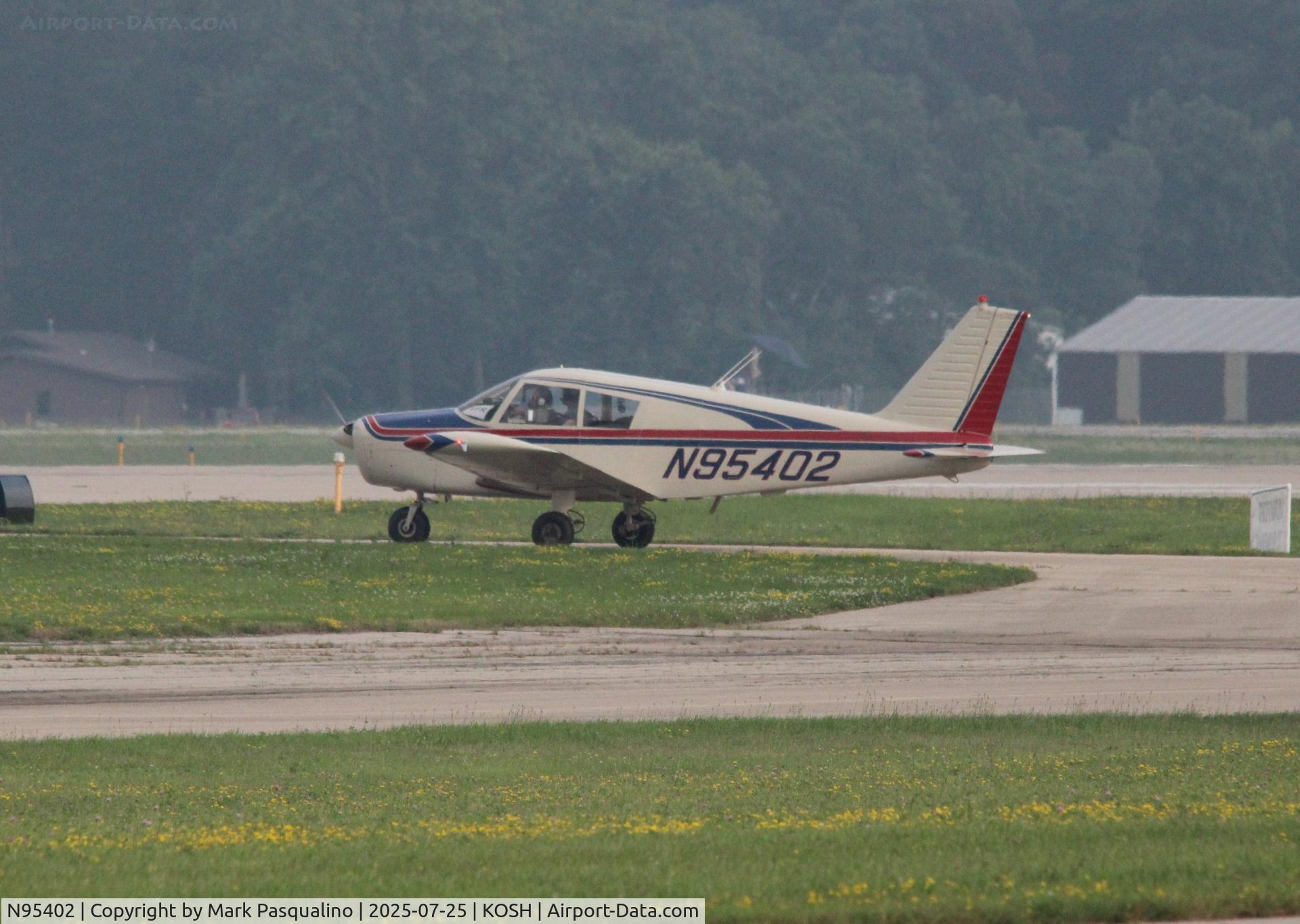 N95402, 1969 Piper PA-28-140 C/N 28-25920, Piper PA-28-140