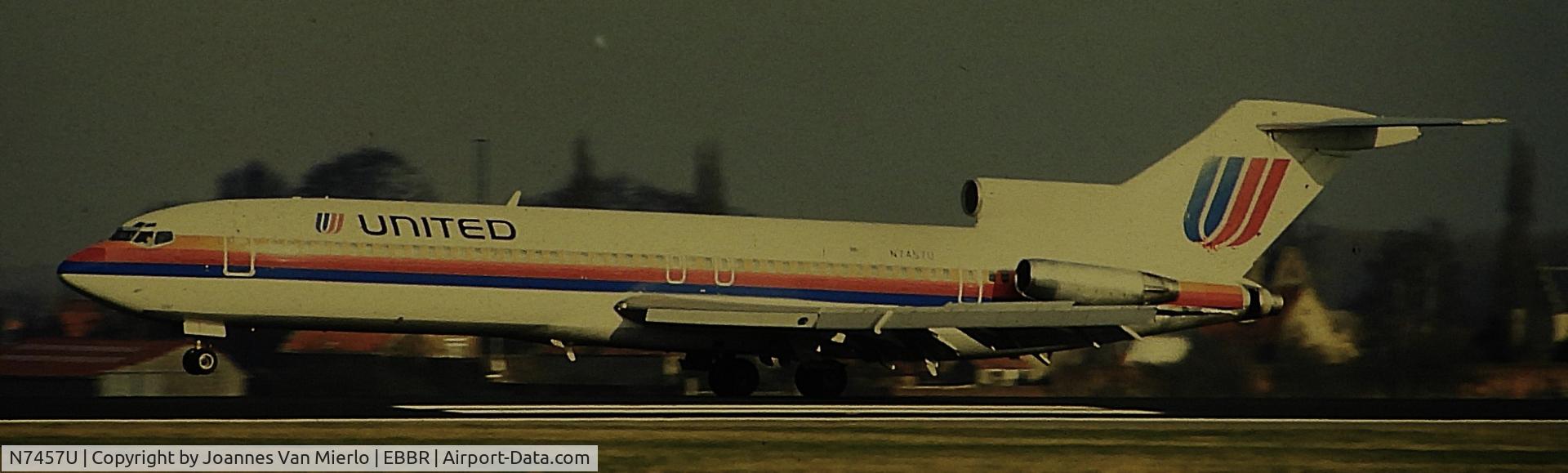 N7457U, 1980 Boeing 727-222 C/N 21911, ex-slide