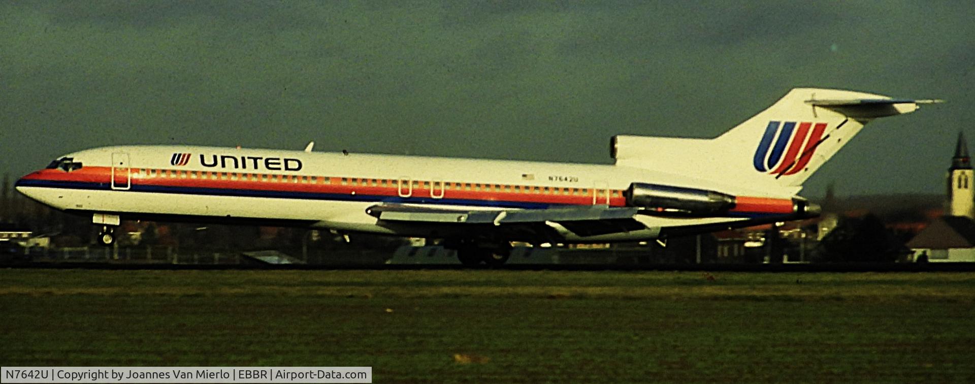 N7642U, 1969 Boeing 727-222 C/N 19915, ex-slide