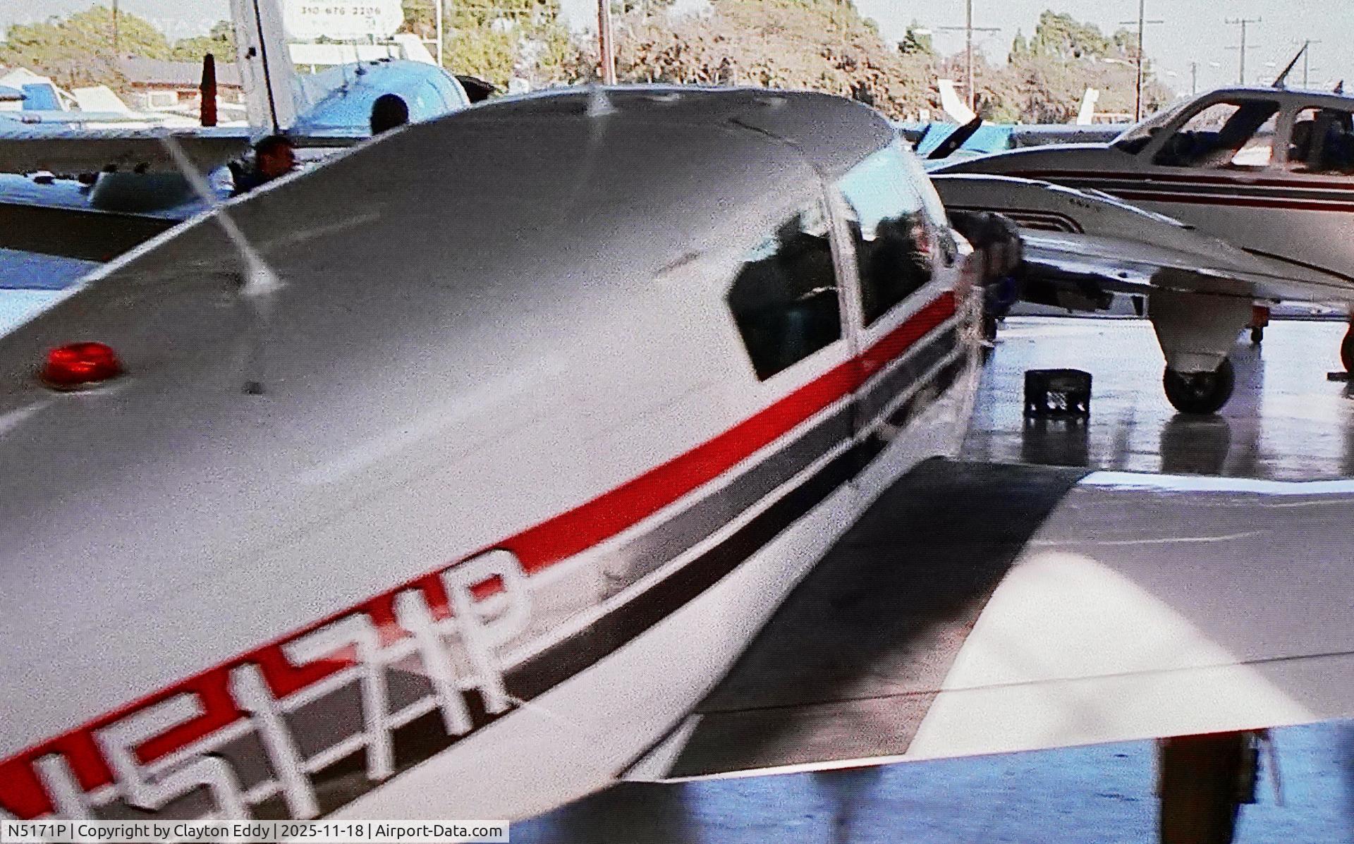 N5171P, 1958 Piper PA-24-250 Comanche C/N 24-190, Not my pic. 'The Limey' 1999 movie.