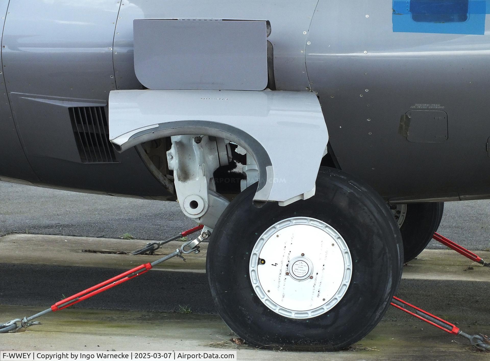 F-WWEY, 1988 ATR 72-201 C/N 098, ATR 72-600 (first built as ATR 72-201, then developed into -500, finally into first prototype ATR 72-600 in 2009) at the Aeroscopia, Blagnac (Toulouse)