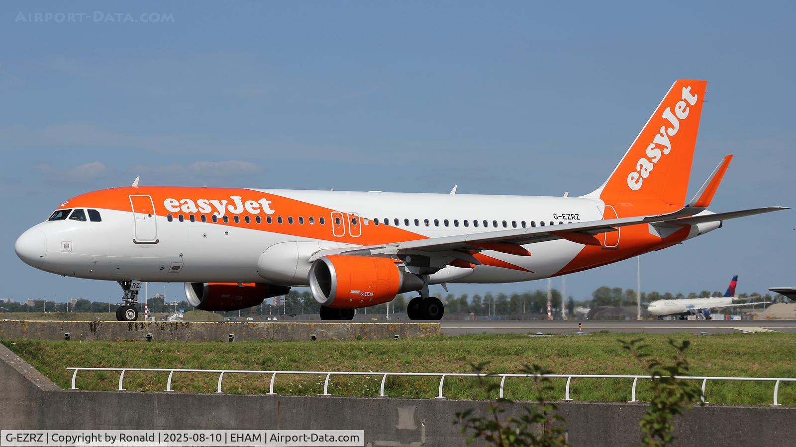 G-EZRZ, 2018 Airbus A320-214 C/N 8358, at spl