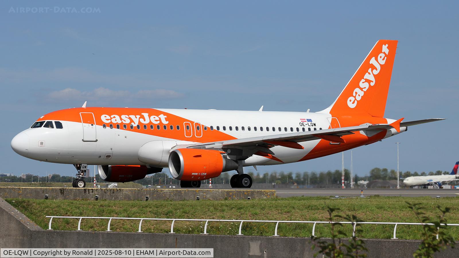 OE-LQW, 2009 Airbus A319-111 C/N 4129, at spl