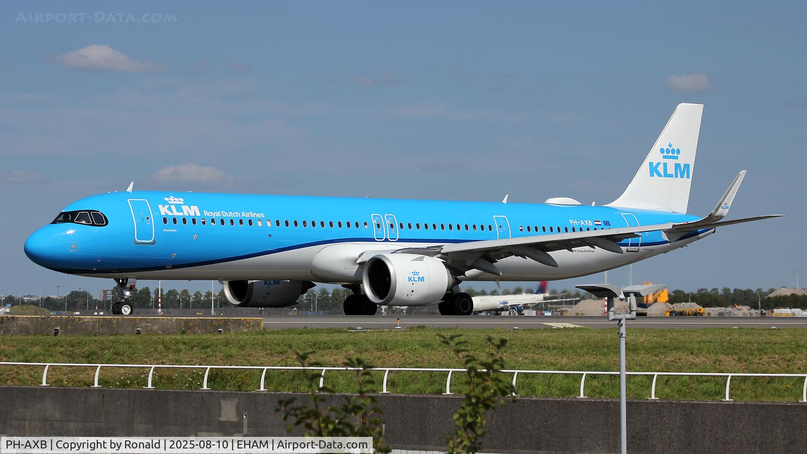 PH-AXB, 2024 Airbus A321-252AX C/N 12144, at spl