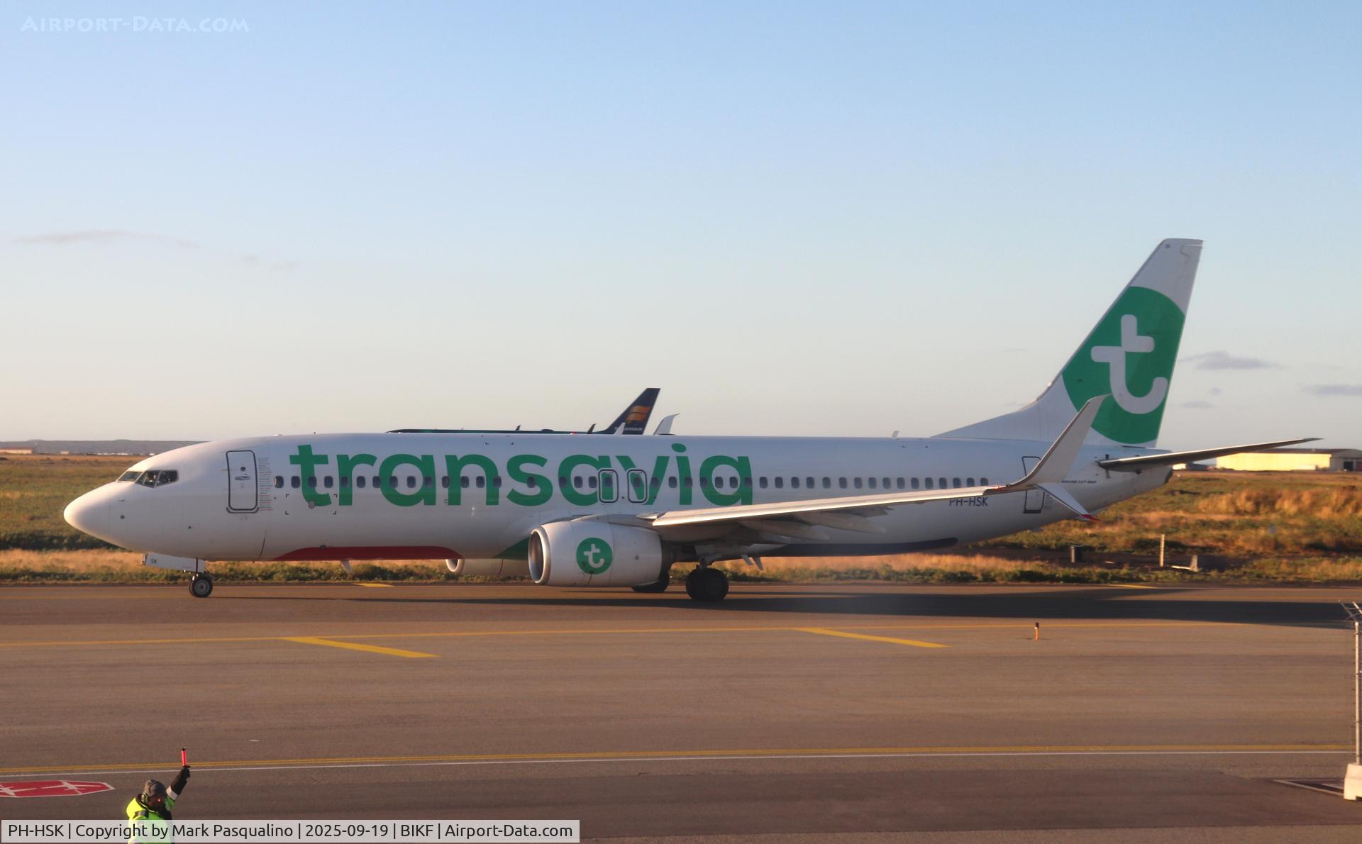 PH-HSK, 2015 Boeing 737-8K2 C/N 41330, Boeing 737-8K2