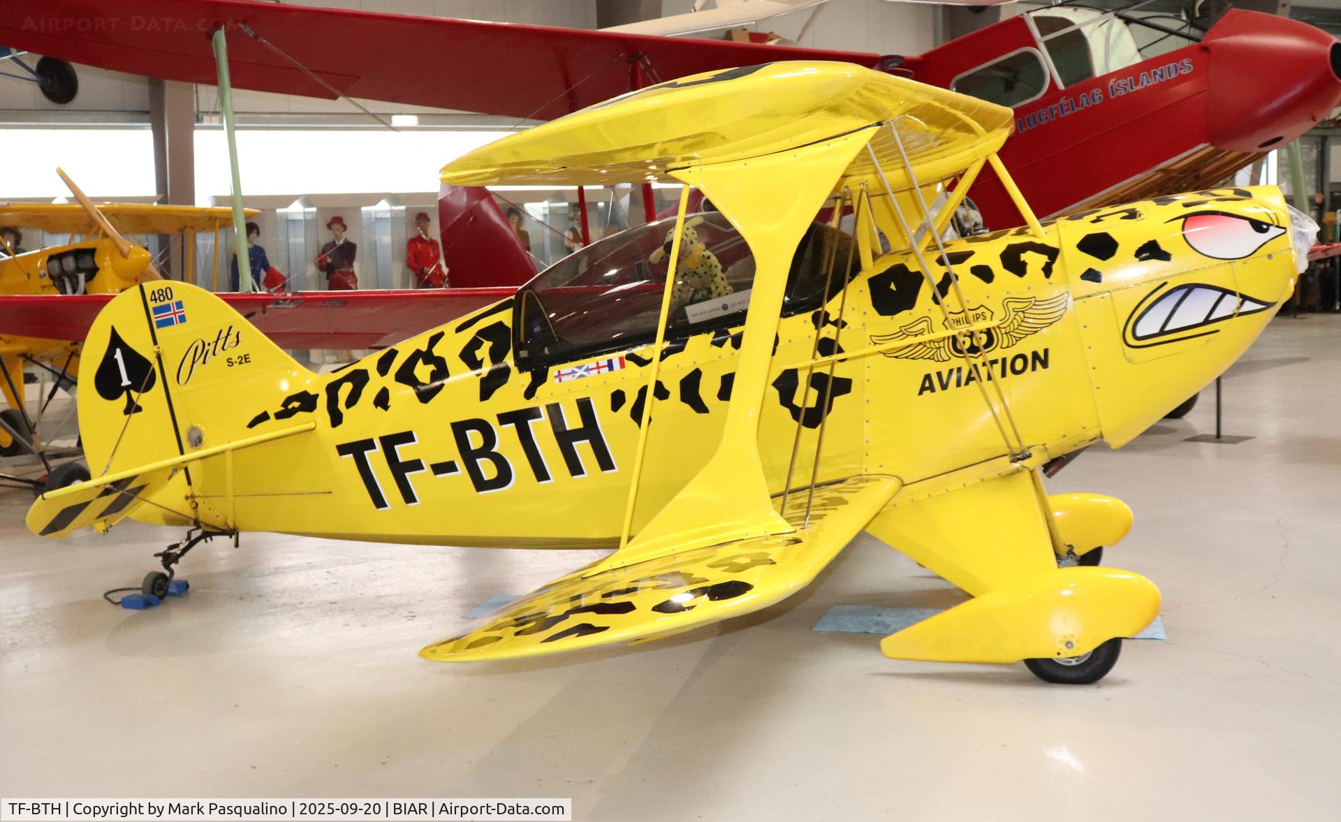 TF-BTH, 1985 Pitts S-2E Special C/N BTH-1, Pitts S-2E
