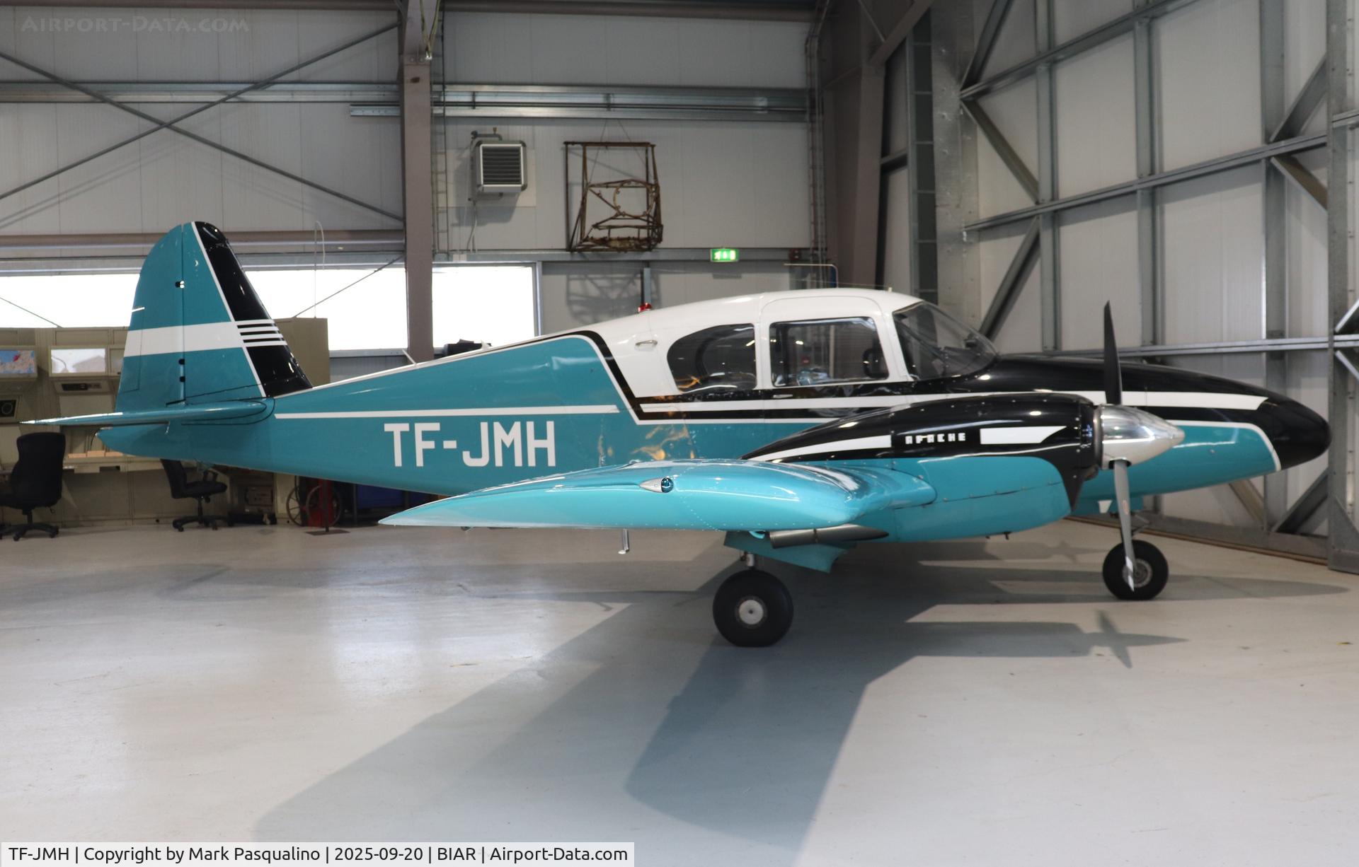 TF-JMH, Piper PA-23-150 Apache Apache C/N 23-1027, Piper PA-23-150