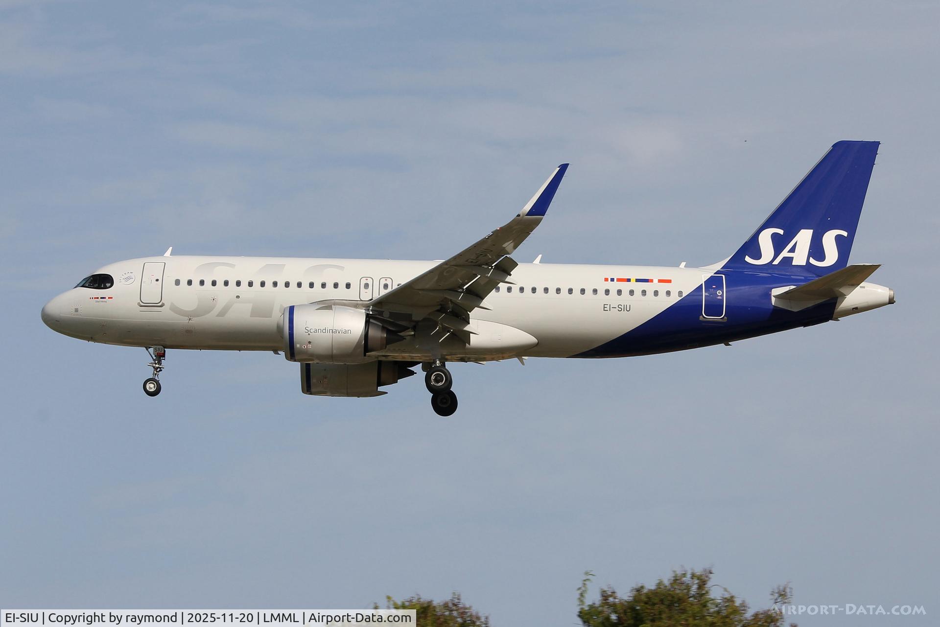 EI-SIU, 2022 Airbus A320-251N C/N 11043, Airbus A320-251N reg EI-SIU of SAS on final approach for RW31 landing in Malta from Copenhagen.