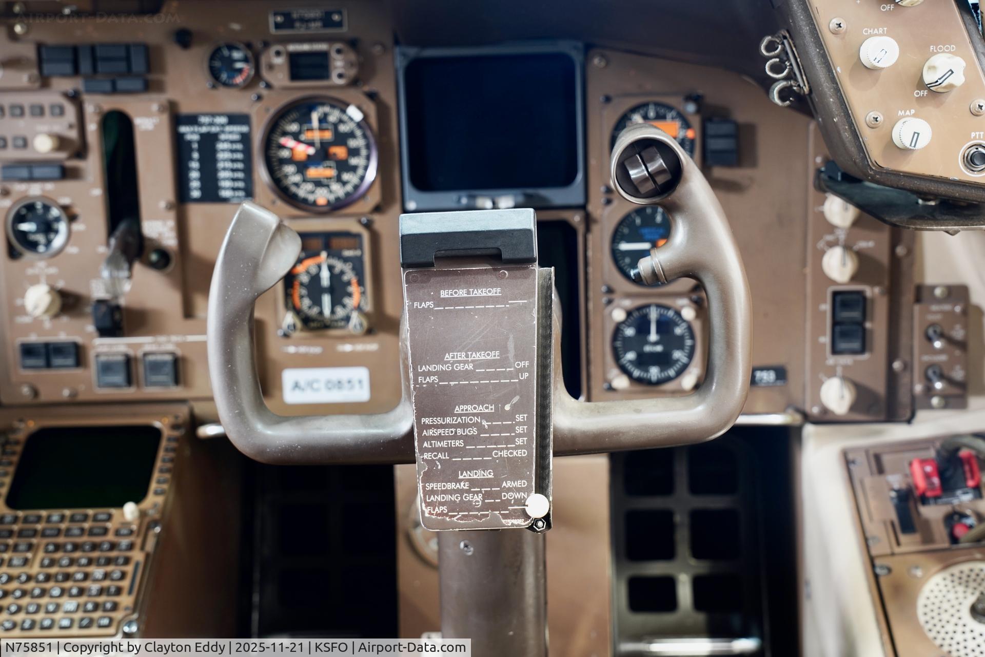 N75851, 2001 Boeing 757-324 C/N 32810, SFO 2025