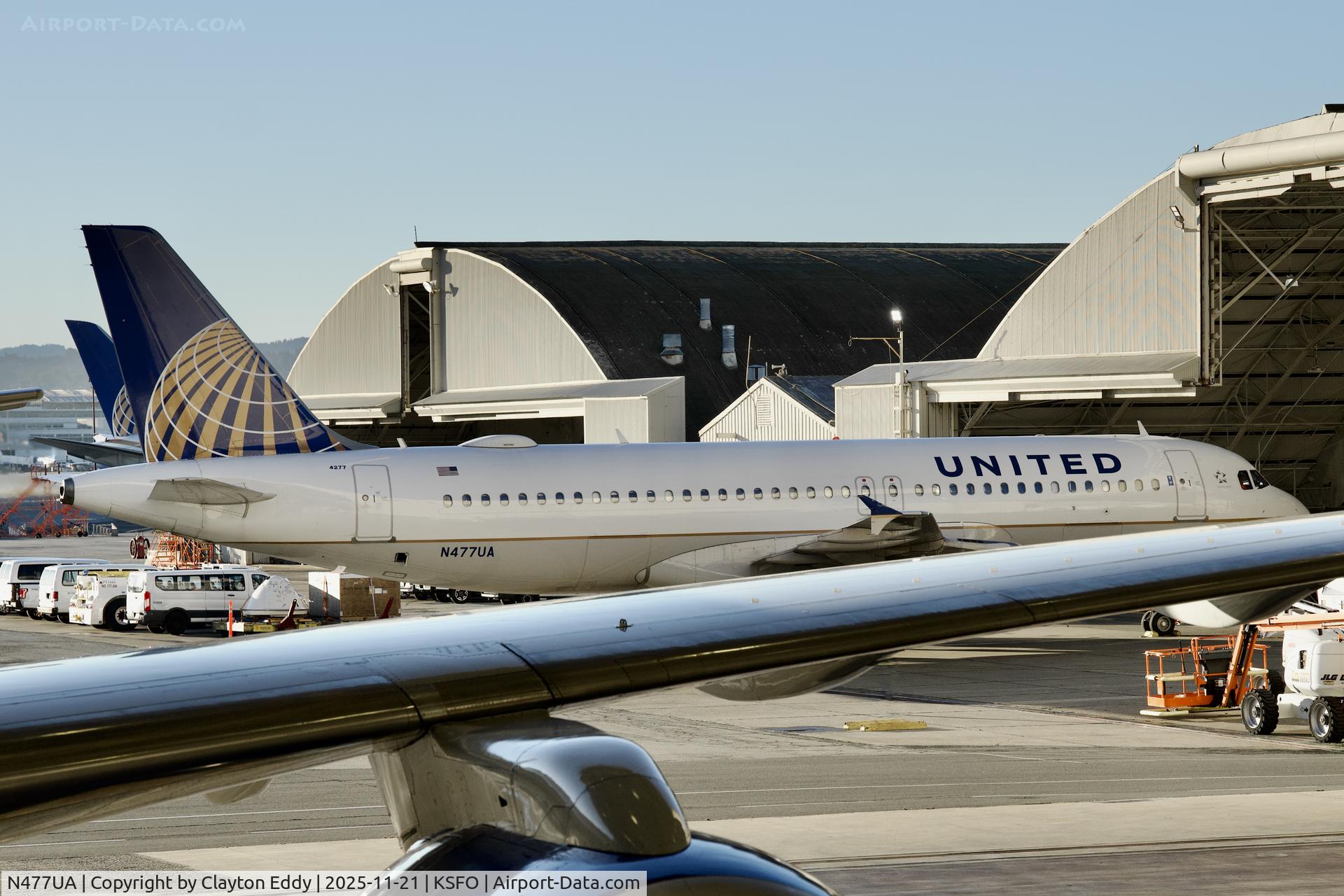 N477UA, 2001 Airbus A320-232 C/N 1514, SFO 2025