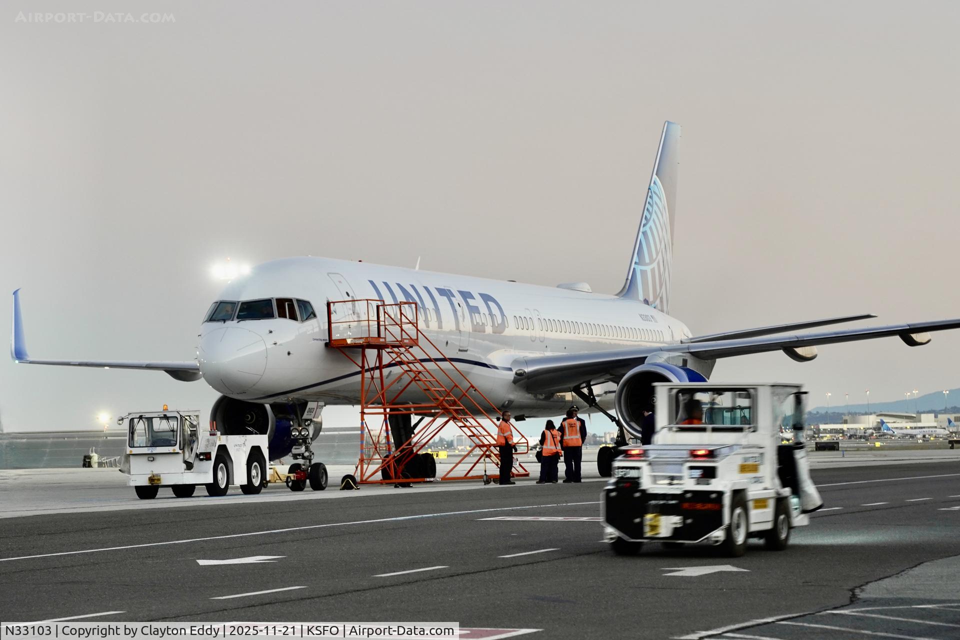 N33103, 1994 Boeing 757-224 C/N 27293, SFO 2025
