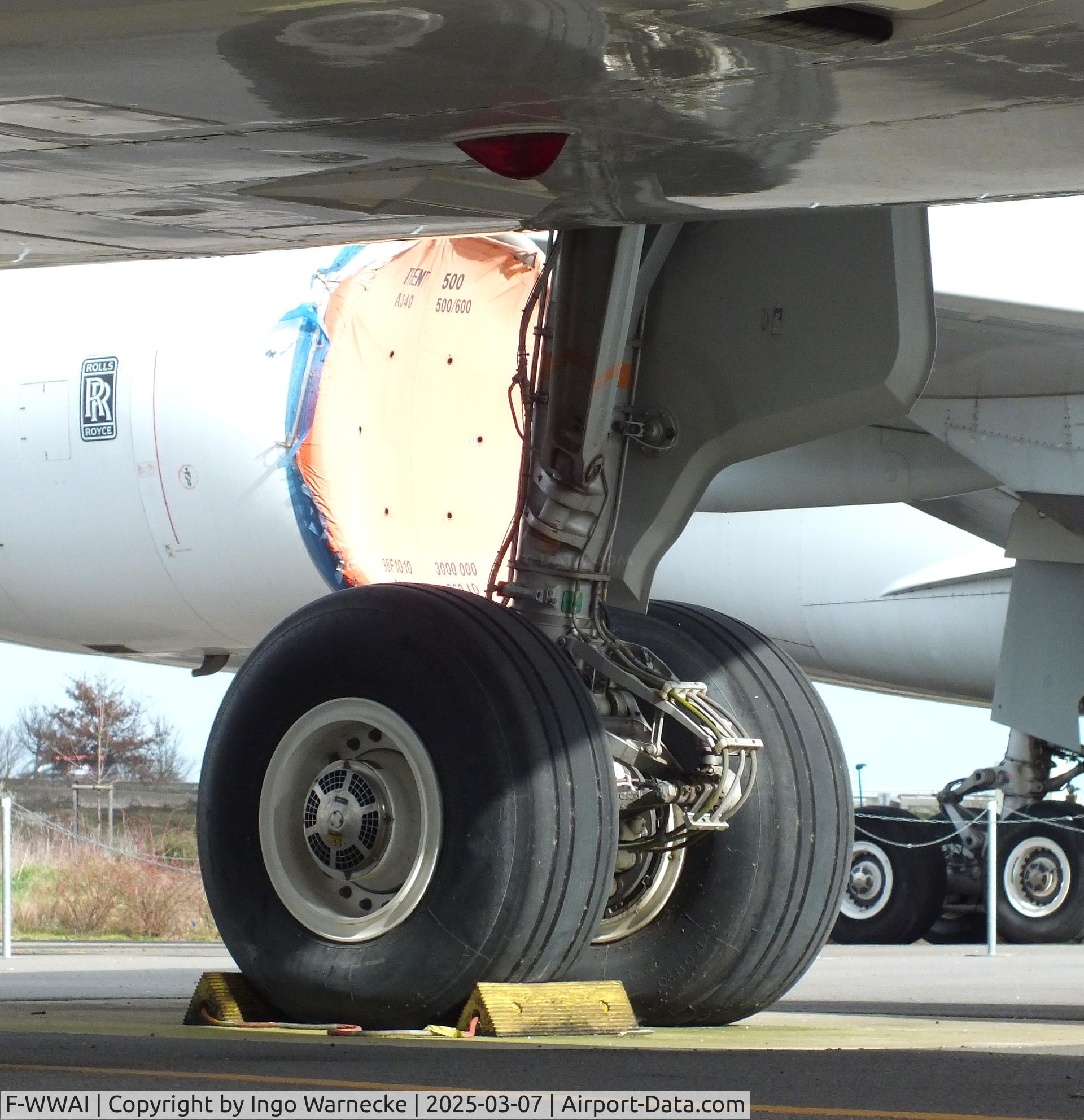 F-WWAI, 1987 Airbus A320-211 C/N 001, Airbus A320-211 (first prototype A320-111, later converted to -211) at the Aeroscopia, Blagnac (Toulouse)